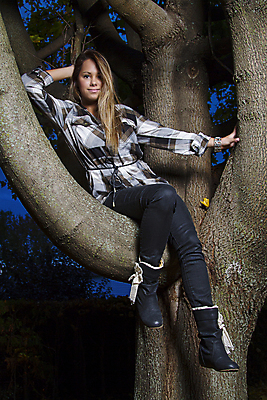 포토 JPG 해외이미지 나무 백인 학생 공원 여자 행복 셔츠 자연 갈색머리 한명 미소 사람 앉기 성인 야외 10대 스터디 청춘 독서 가을 흰색 청바지 야간 읽기 해외202004 해외포토 자연요소 서양인 식물 1 헤어스타일 계절 공공시설 감정 컬러 컨셉 상의 바지 모션 청소년 표정 학습 생태계 파일형식 이미지허브