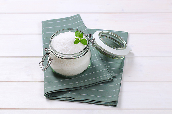 포토 JPG 해외이미지 재료 휴식 사람없음 스파 허브 피부관리 밀폐용기 입욕소금 해외202004 해외포토 식물 컨셉 뷰티 미용용품 용기_그릇 소금 파일형식 이미지허브