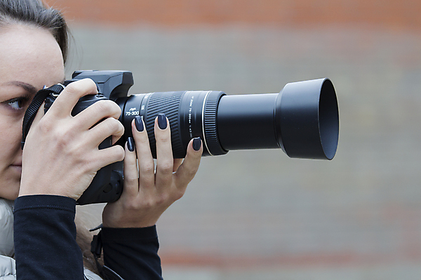 포토 JPG 해외이미지 손 여자 백그라운드 모션 자연 한명 사람 성인 야외 세로 빛 카메라 디지털 사진촬영 장비 잡기 도시 못 혼합 손톱관리 사진사 필름 영화 그림 만들기 아날로그 삼각대 빛망울 실행 스타일 해외202004 해외포토 1 문화예술 신체부위 전자제품 촬영 공구 네일아트 작가 생태계 파일형식 이미지허브