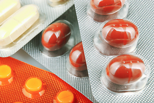 포토 JPG 해외이미지 산업 백그라운드 컨셉 다이어트 건강 병원 사람없음 치료 세트 알약 약 노란색 건강관리 흰색 대접 닫기 질병 컨테이너 약국 은박지 가득함 팩 패키지 테라피 조제 돌봄 마약 복용 진통제 화학자 항생제 해외202004 해외포토 컬러 의학 모션 관리 뷰티 화장품 과학자 만들기 파일형식 이미지허브