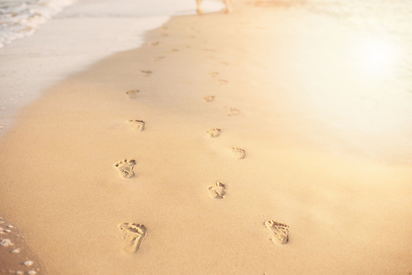 포토 JPG 해외이미지 길 모래 파도 바다 여행 백그라운드 자국 맨발 자연 휴가 휴식 풍경 해변 사람없음 야외 물 여름 모래사장 태양 여행객 평화 맑음 산책 자유 고독 인쇄 발자국 흔적 검색 단계 내추럴 방법 선로 양발 각인 해외202004 해외포토 자연요소 계절 감정 컨셉 발 날씨 사람 생태계 파일형식 이미지허브