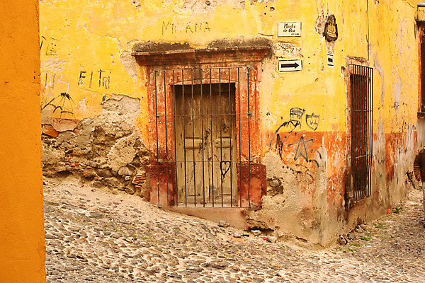 포토 JPG 해외이미지 여행 건축양식 창문 날씨 멕시코 거리풍경 사람없음 건물 도시풍경 컬러풀 마을 활발 세계문화유산 조약돌 바위 시골 도시 역사 그림 타운 강렬 식민지 옛날 해외202004 해외포토 건축물 건축 컬러 컨셉 북아메리카 거리 풍경 문화재 돌_바위 파일형식 이미지허브