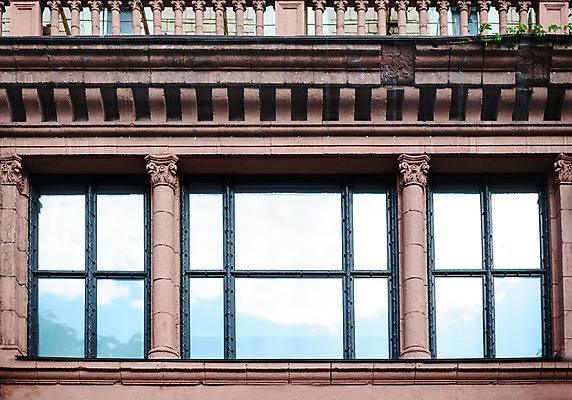 포토 JPG 해외이미지 전통 디자인 외관 실루엣 벽 백그라운드 비즈니스 건축양식 창문 유리 지붕 주택 프레임 사람없음 건물 금융 빛 사무실 흰색 기둥 도시 투명 클래식 도심 맨션 심볼 아치 질감 상업 타운 옛날 진짜 콘크리트 스타일 해외202004 해외포토 건축물 건축 컬러 컨셉 재질 촬영기법 경제 파일형식 이미지허브