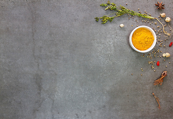 포토 JPG 해외이미지 음식 잎 재료 고추 파프리카 건조 사람없음 목재 빨간색 초록색 상자 만 양념 조미료 고수 머스터드 허브 후추 로즈메리 시나몬 아마 월계수 해외202004 해외포토 나무 식물 꽃 컬러 채소 소스_음식 향신료 향미료 파일형식 이미지허브