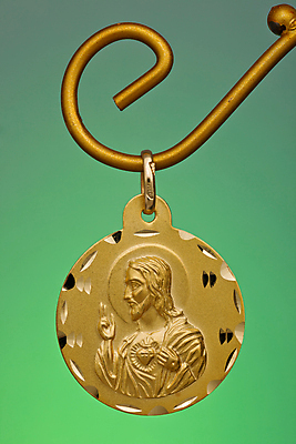 포토 JPG 해외이미지 모양 목걸이 사람없음 장식 빛 금속 황금 고급 우아함 보석 오브젝트 팬던트 스타일 해외202004 해외포토 컨셉 장신구 재질 광석 파일형식 이미지허브