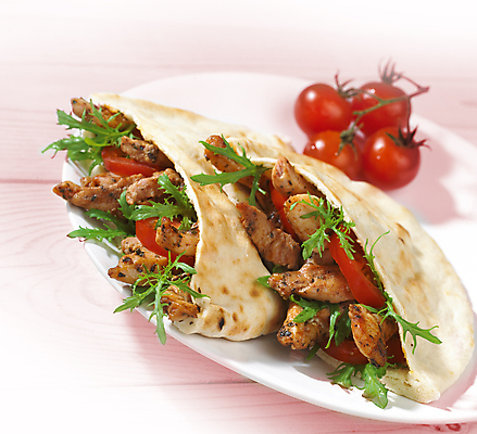 포토 JPG 해외이미지 접시 음식 빵 육류 사람없음 치킨 샐러드 그리스인 해외202004 해외포토 서양인 식기 식재료 닭고기요리 파일형식 이미지허브