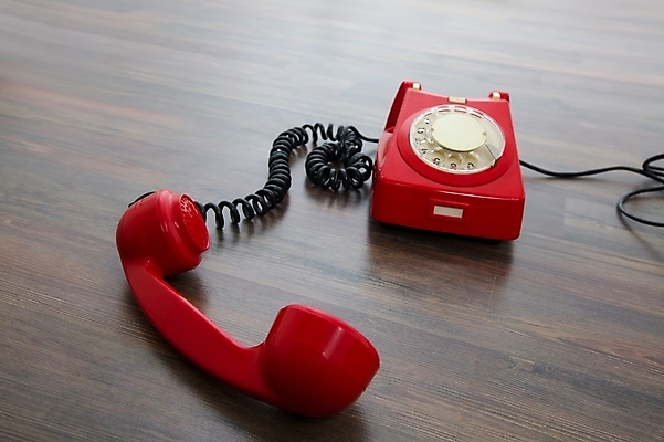 포토 JPG 해외이미지 전통 선 통신 바닥 실내 사람없음 빨간색 전자제품 빛 기계 방 수확 기다림 클래식 닫기 연결 플라스틱 전화기 상담 복고 아날로그 부름 다이얼 소통 거짓말 구식 옛날 스타일 파케트 해외202004 해외포토 컬러 컨셉 농업 모션 재질 내부 파일형식 이미지허브