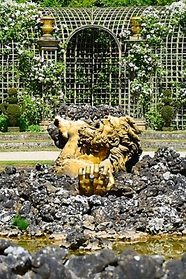 포토 JPG 해외이미지 공원 유럽 얼굴 바다 조각 건축양식 미술 사람없음 물 조각상 정원 프랑스 역사 황금 숲 분수 청동 천연기념물 베르사유 해왕성 파리(프랑스) 해외202004 해외포토 자연요소 공공시설 건축 나라 문화예술 신체부위 조형물 행성 파리_프랑스 파일형식 이미지허브