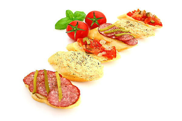 포토 JPG 해외이미지 접시 음식 빵 조각 다이어트 토마토 치즈 건강 마늘 육류 요리 사람없음 식당 식사 이탈리아 흰색 신선 소시지 닫기 바게트 지중해 먹기 허브 향신료 유기농 올리브 슬라이스 후추 바질 점심식사 고립 브루스케타 살라미 저지방 개조 해외202004 해외포토 식물 식기 웰빙 열매 유럽 바다 컬러 채소 식재료 모션 유제품 상점 가공식품 기름_음식 향미료 파일형식 이미지허브