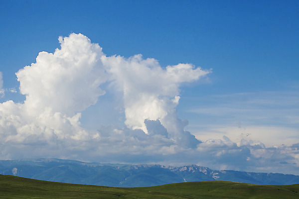 포토 JPG 해외이미지 식물 구름 계절 백그라운드 밭 농업 자연 하늘 날씨 산 풍경 잔디 사람없음 야외 초록색 여름 파란색 햇빛 태양 농장 맑음 봄 활발 흰색 시골 신선 땅 언덕 장면 내추럴 평야 수평선 해외202004 해외포토 자연요소 산업 컬러 컨셉 생태계 파일형식 이미지허브