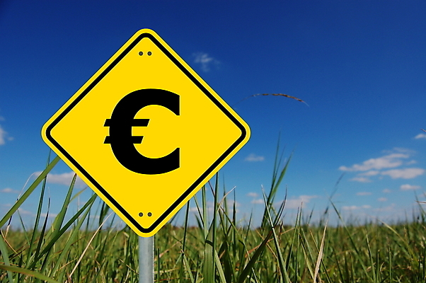 포토 JPG 해외이미지 도로 돈 비즈니스 자연 성공 사람없음 금융 노란색 우주 저축 유로 우승 절약 구매 심볼 사인 투자 월급 대출 빚 수입 승자 카피스페이스 해외202004 해외포토 길 컬러 컨셉 교통시설 경제 쇼핑 공백 최고 재산 생태계 파일형식 이미지허브