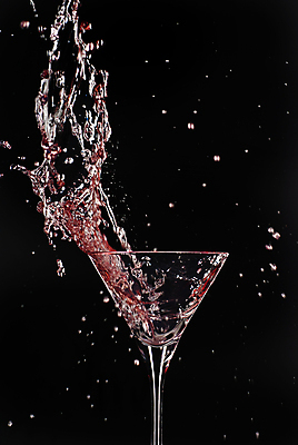 포토 JPG 해외이미지 사람없음 빨간색 칵테일 액체 액체표현 레드마티니 마티니 스플래쉬 해외202004 해외포토 컬러 주류 순간포착 파일형식 이미지허브