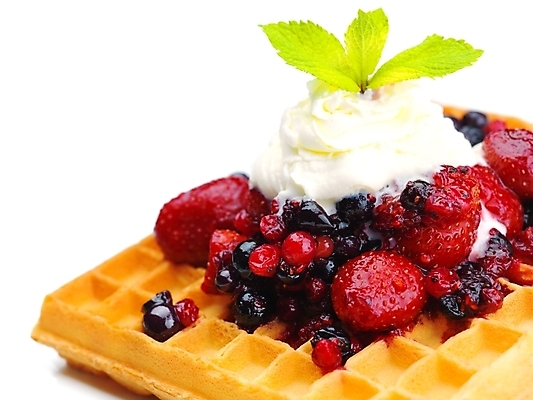 포토 JPG 해외이미지 스튜디오촬영 딸기 아이스크림 사람없음 달콤 크림 블루베리 산딸기 블랙베리 와플 해외202004 해외포토 과일 디저트 실내 맛 파일형식 이미지허브