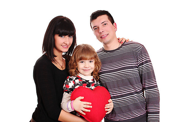 포토 JPG 해외이미지 백인 라이프스타일 여자 딸 행복 어린이 가족 엄마 갈색머리 함께함 3 사랑 사람 성인 세명 기쁨 흰색 하트 표현 아빠 긍정 해외202004 해외포토 모양 서양인 헤어스타일 감정 컬러 컨셉 관계 생활 파일형식 이미지허브