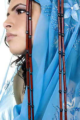 포토 JPG 해외이미지 모델 여자 전통문화 얼굴 한명 파란색 흰색 화려 고립 사리 파키스탄 카피스페이스 해외202004 해외포토 1 전통 아시아 문화 컬러 컨셉 사람 신체부위 공백 파일형식 이미지허브