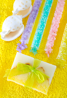 포토 JPG 해외이미지 리본 사람없음 수건 노란색 스파 소라 아로마 스파용품 비누 아로마테라피 입욕소금 해외202004 해외포토 컬러 어패류 위생용품 미용용품 오브젝트 소금 테라피 파일형식 이미지허브