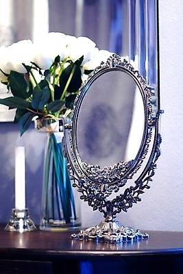 포토 JPG 해외이미지 탁자 주택 사람없음 내부 목재 장식 금속 거울 방 은색 바로크 해외202004 해외포토 나무 컬러 가구 재료 재질 건물 파일형식 이미지허브