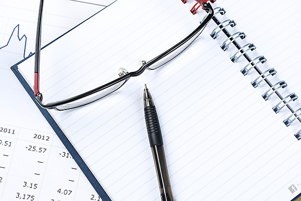 포토 JPG 해외이미지 종이 백그라운드 돈 비즈니스 통계 성공 그래프 사람없음 그래픽 금융 경제 숫자 볼펜 세일 자료 저축 정보 성장 시장 선택 계획 인쇄 분석 분수 무역 보고서 문서 투자 점검 회계 개발 경영 계좌 골 수입 위기 해외202004 해외포토 문자 산업 컨셉 펜 재산 파일형식 이미지허브