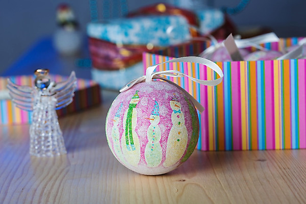 포토 JPG 해외이미지 나무 전통 계절 리본 백그라운드 크리스마스 겨울 공 휴가 새로움 선물 사람없음 목재 장식 빨간색 초록색 빛 산타클로스 우주 보라색 축제 화환 수확 흰색 축하 인사 소나무 그룹 12월 연도 묘사 활 복고 엽서 2014년 2015년 침엽수 전나무 2016년 가문비나무 스타일 2017년 해외202004 해외포토 식물 기념일 꽃 컬러 컨셉 농업 재료 예절 날짜 편지 파일형식 이미지허브