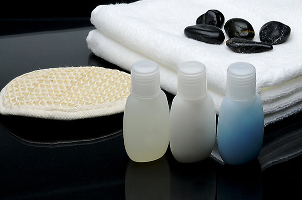 포토 JPG 해외이미지 수영장 건강 사람없음 치료 세트 수건 스파 목욕 화장품 욕실 마사지 면 액체 보호 빨래 피부 피부관리 장면 비누 로션 샴푸 테라피 돌봄 보습 샤워실 수분크림 위생관리 해외202004 해외포토 컨셉 가사 의학 모션 관리 신체부위 위생용품 뷰티 청결 샤워시설 파일형식 이미지허브