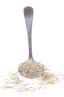 포토 JPG 해외이미지 식물 음식 조각 잎 건조 요리 사람없음 초록색 주방 숟가락 흰색 맛 티스푼 허브 가득함 향신료 측정 향료 레시피 쏟아짐 상록수 로즈메리 찌그러짐 해외202004 해외포토 컬러 컨셉 모션 수저 향기 냄새 향미료 파일형식 이미지허브