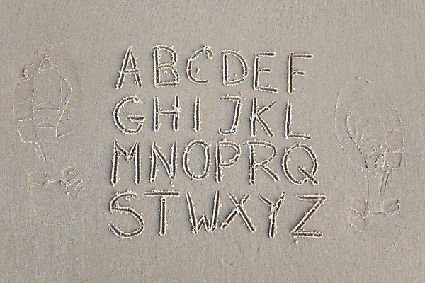 포토 JPG 해외이미지 캐릭터 모래 백그라운드 텍스트 자연 휴가 사람없음 야외 물 컬러풀 갈색 메시지 질감 초대 필기체 카피스페이스 해외202004 해외포토 자연요소 문자 컬러 공백 생태계 파일형식 이미지허브