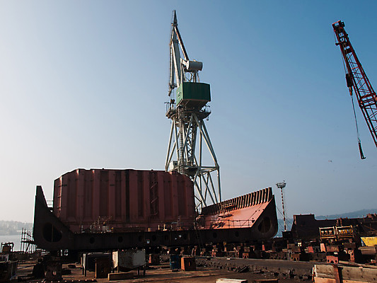 포토 JPG 해외이미지 주간 하늘 사람없음 야외 중장비 조선소 기중기 해외202004 해외포토 자연요소 산업 산업장비 파일형식 이미지허브