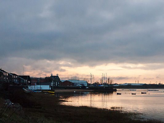 포토 JPG 해외이미지 실루엣 바다 섬 여행 백그라운드 요트 오렌지 건축양식 자연 하늘 휴가 풍경 사람없음 야외 물 여름 파란색 빛 태양 반사 여행객 일출 항구 맑음 일몰 새벽 도시 만 보트 야간 저녁 지중해 포트 해외202004 해외포토 자연요소 계절 건축 컬러 배_교통 과일 교통시설 날씨 촬영기법 사람 노을 생태계 파일형식 이미지허브