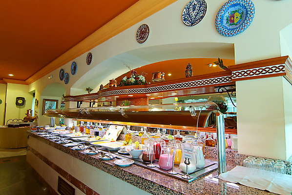 포토 JPG 해외이미지 접시 음료 음식 채소 과일 비즈니스 유리 탁자 호텔 돼지고기 요리 사람없음 장식 주방 요식업 식당 침묵 샐러드 우아함 맛 아침식사 지중해 배고픔 서비스 준비 브런치 설정 뷔페 해외202004 해외포토 식기 산업 바다 가구 컨셉 재질 숙소 육류 상점 식사 소리 파일형식 이미지허브