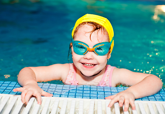 포토 JPG 해외이미지 백인 1 수영복 행복 얼굴 어린이 스포츠 놀이 고글 실내 건강 한명 사람 물 파란색 운동 머리 수영 기쁨 젖음 게임 표현 아기 수영선수 개발 캡모자 해외202004 해외포토 자연요소 서양인 모자_잡화 옷 감정 컬러 운동선수 내부 신체부위 수상스포츠 파일형식 이미지허브