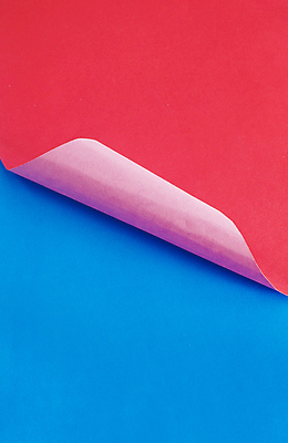 포토 JPG 해외이미지 백그라운드 사람없음 빨간색 파란색 하이앵글 색종이 넘기 카피스페이스 해외202004 해외포토 종이 뷰포인트 컬러 모션 공백 파일형식 이미지허브