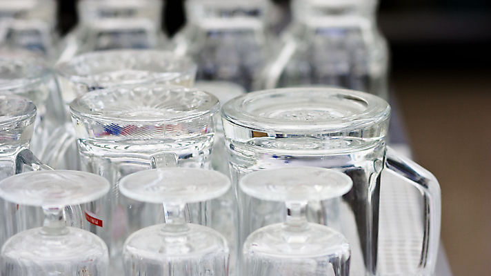 포토 JPG 해외이미지 음료 백그라운드 유리 새로움 기념 사람없음 컵 물 반사 파티 얼음 추위 흰색 축하 투명 액체 크리스탈 먹기 심플 고립 해외202004 해외포토 자연요소 식기 컬러 컨셉 모션 재질 이벤트 광석 파일형식 이미지허브