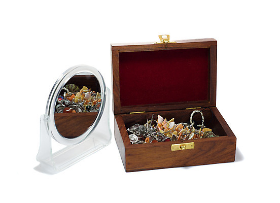 포토 JPG 해외이미지 목걸이 팔찌 사람없음 목재 상자 반사 갈색 동전 거울 뚜껑 흰색 반지 오픈 재산 황금 은색 나무상자 보석 가득함 잠금 다이아몬드 해적 보물 브로치 고립 궤 백금 옛날 잭팟 해외202004 해외포토 나무 컬러 돈 재료 장신구 금융 광석 도둑 보안 파일형식 이미지허브