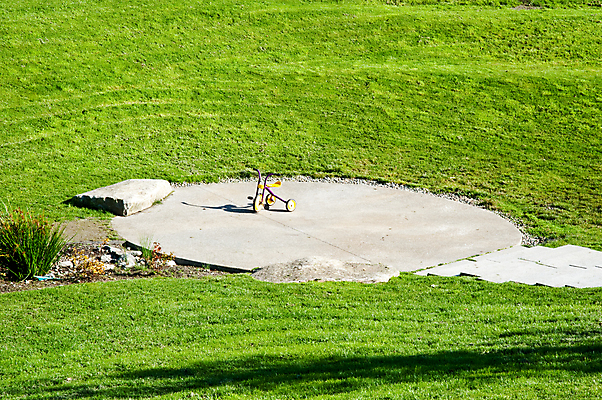 포토 JPG 해외이미지 계절 공원 길 어린이 꽃무늬 교통시설 자연 놀이 손잡이 풍경 잔디 사람없음 야외 초록색 여름 장난감 햇빛 노란색 계단 정원 맑음 보라색 미국 도시 바퀴 승차 플라스틱 순환 이웃 단계 내추럴 걸음마 시애틀 워싱턴 페달 해외202004 해외포토 식물 공공시설 꽃 컬러 교통 북아메리카 무늬 모션 재질 날씨 사람 태양 시설 생태계 파일형식 이미지허브