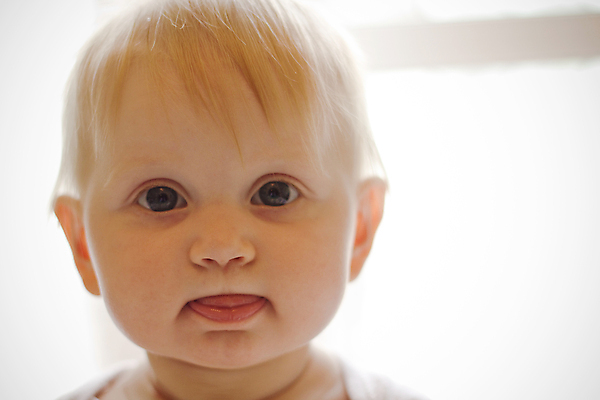 포토 JPG 해외이미지 모델 딸 행복 얼굴 어린이 자연 놀이 미래 새로움 건강 한명 미소 웃음 사람 파란색 청춘 흰색 아기 신생아 오픈 입 달콤 작음 부드러움 세대 돌봄 해외202004 해외포토 1 감정 컬러 컨셉 가족 모션 표정 신체부위 감각 맛 크기 생태계 파일형식 이미지허브