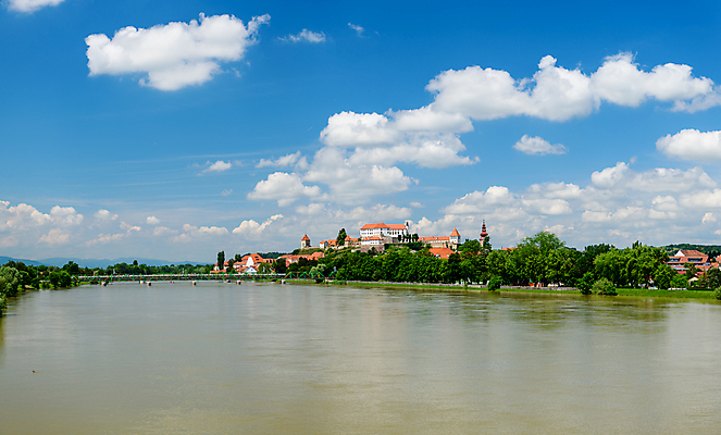 포토 JPG 해외이미지 구름 유럽 오렌지 하늘 지붕 파노라마 졸업생 사람없음 건물 초록색 물 파란색 강 반사 갈색 교회 맑음 새벽 거울 흐름 수확 도시 만 그리기 성 센터 역사 재산 저녁 언덕 타운 슬로베니아 옛날 해외202004 해외포토 자연요소 건축물 나라 컬러 컨셉 농업 과일 졸업 종교건축 모션 날씨 촬영기법 금융 야간 파일형식 이미지허브