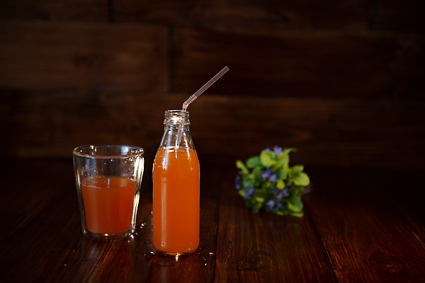 포토 JPG 해외이미지 음료 음식 조각 백그라운드 다이어트 오렌지 과일 부분 자연 유리 탁자 사슴 귤 뿔 건강 사람없음 목재 노란색 우주 주스 활발 추위 수확 흰색 신선 칵테일 액체 달콤 맛 아침식사 자르기 상쾌 유기농 슬라이스 코르크 내추럴 숙성 스무디 짜기 해외202004 해외포토 나무 웰빙 감정 컬러 가구 컨셉 농업 재료 포유류 모션 재질 주류 식사 생태계 파일형식 이미지허브