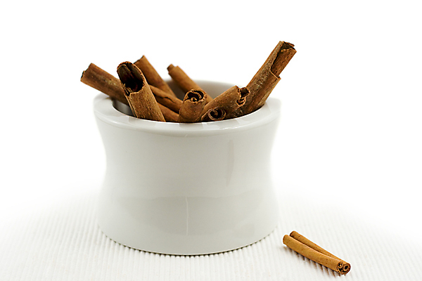 포토 JPG 해외이미지 나무 라이프스타일 디자인 계절 열매 재료 유리 탁자 주방용품 요리 사람없음 약 주방 식당 요리사 식사 손상 도자기 양념 맛 냄비 혼합 약국 먹기 향신료 준비 매움 아로마 나무껍질 그라인더 방앗간 막자 백자 섞기 시나몬 셰이커 부족함 해외202004 해외포토 식물 직업 가구 생활용품 컨셉 의학 모션 재질 생활 상점 껍질 솥 커피용품 향미료 파일형식 이미지허브