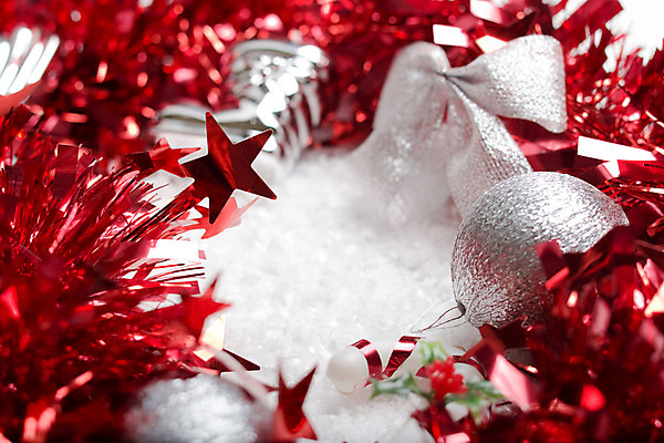 포토 JPG 해외이미지 계절 백그라운드 크리스마스 겨울 공 휴가 프레임 사람없음 장식 빨간색 장식볼 흰색 나뭇가지 인사 신용카드 초대 해외202004 해외포토 나무 기념일 컬러 금융 예절 파일형식 이미지허브