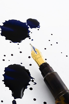 포토 JPG 해외이미지 종이 백그라운드 비즈니스 추상 잉크 미술 사람없음 장식 사무실 검은색 자료 페인트 장비 흐름 정보 흰색 물방울 기록 업무 점 얼룩 액체 시장 떨어짐 사인 무역 보고서 상업 닦기 리포터 위기 자금 해외202004 해외포토 직업 산업 컬러 컨셉 돈 무늬 모션 문화예술 금융 작업 파일형식 이미지허브