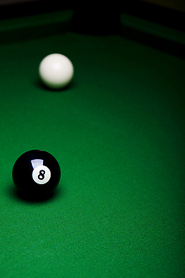포토 JPG 해외이미지 실내 사람없음 아웃포커스 당구 포켓볼 당구공 당구대 초록배경 해외202004 해외포토 백그라운드 공 촬영기법 내부 초록색 구기 당구용품 파일형식 이미지허브