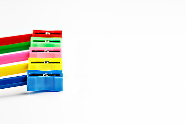 포토 JPG 해외이미지 교육 어린이 백그라운드 컨셉 학교 나선형 창조 미술 사람없음 목재 컬러풀 연필 흰색 공구 그리기 묘사 오브젝트 그림 크레파스 날카로움 고립 부스러기 흑연 해외202004 해외포토 나무 컬러 무늬 재료 모션 문화예술 학용품 사람 필기구 도구 광석 파일형식 이미지허브