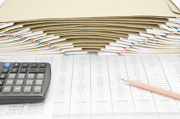 포토 JPG 해외이미지 종이 비즈니스 성공 설계 봉투 사람없음 연필 갈색 쌓기 검은색 자료 계산기 흰색 업무 인쇄 보고서 문서 영수증 시트 계좌 옛날 해외202004 해외포토 컬러 컨셉 모션 문구용품 학용품 금융 필기구 장비 작업 파일형식 이미지허브