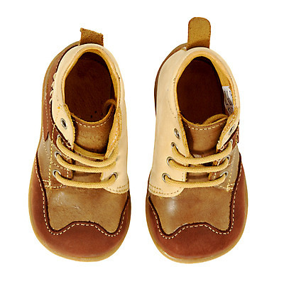 포토 JPG 해외이미지 옷 백그라운드 신발 컨셉 새로움 부츠 사람없음 빛 유행 산책 흰색 쌍 우아함 작음 가죽 오브젝트 부드러움 단계 고립 양발 스타일 해외202004 해외포토 컬러 휴식 감각 크기 파일형식 이미지허브