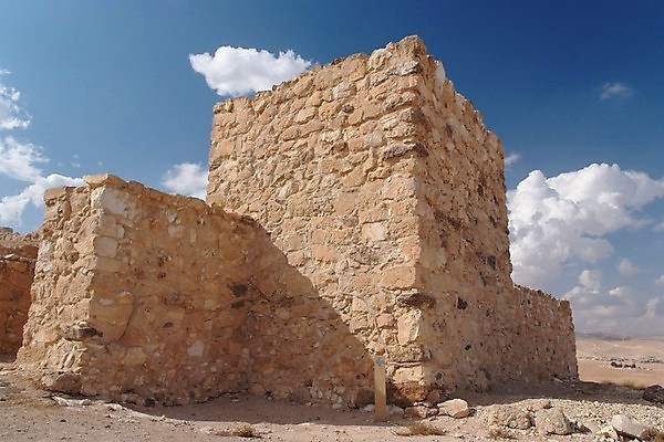포토 JPG 해외이미지 벽 중동 건축양식 날씨 사람없음 건물 노란색 탑 사막 골동품 성 역사 황금 폐허 사암 고고학 옛날 이스라엘 해외202004 해외포토 건축물 교육 건축 나라 컬러 돌_바위 서아시아 파일형식 이미지허브
