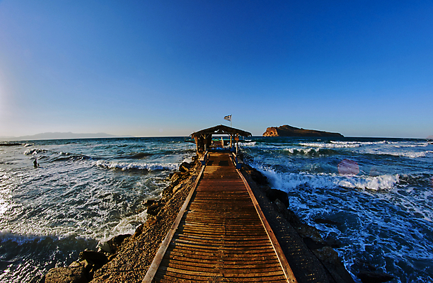 포토 JPG 해외이미지 파도 바다 섬 하늘 산 사람없음 물 바위 땅 지중해 그리스 방파제 수평선 해외202004 해외포토 자연요소 공공시설 유럽 돌_바위 파일형식 이미지허브