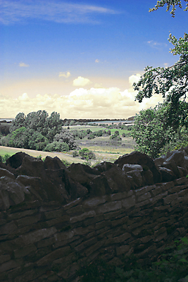 포토 JPG 해외이미지 전통 영어 외관 벽 자연 하늘 날씨 휴가 영국 잉글랜드 건조 풍경 사람없음 야외 초록색 여름 농경지 평화 계곡 맑음 화목 침묵 바위 시골 큼 언덕 그림 옛날 왕국 해외202004 해외포토 문자 계절 유럽 컬러 컨셉 농장 소리 돌_바위 크기 생태계 파일형식 이미지허브