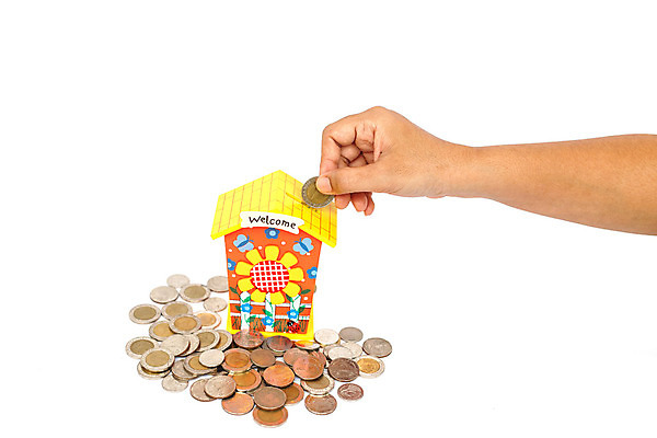 포토 JPG 해외이미지 손 분홍색 백그라운드 돈 비즈니스 사람없음 금융 동전 저축 유로 성장 흰색 잡기 돼지 절약 재산 투자 고립 깨짐 해외202004 해외포토 컬러 컨셉 포유류 모션 신체부위 경제 파일형식 이미지허브