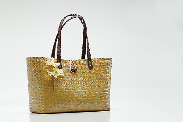 포토 JPG 해외이미지 디자인 옷 여자 백그라운드 가방 손잡이 선물 사람없음 유행 상점 희망 핸드백 짐 화려 지갑 고급 우아함 구매 가죽 오브젝트 적재 짐싸기 고립 스타일 해외202004 해외포토 잡화 감정 컨셉 사람 쇼핑 파일형식 이미지허브