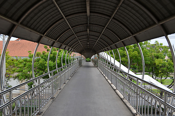 포토 JPG 해외이미지 산업 도로 길 사람없음 계단 금속 고가도로 보행자 철 그림 철강 해외202004 해외포토 교통시설 재질 고속도로 파일형식 이미지허브